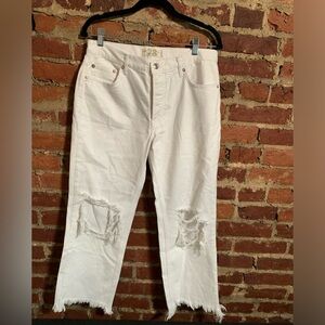 🤍 Distressed jeans 🤍